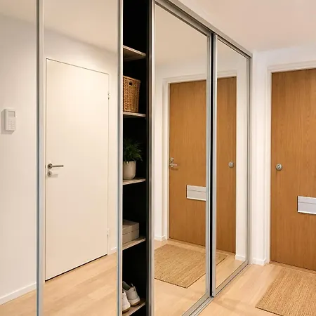 Nordic Nest- Modern W Balcony Near Metro Appartement *