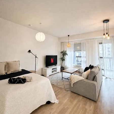 Nordic Nest- Modern W Balcony Near Metro Appartement *